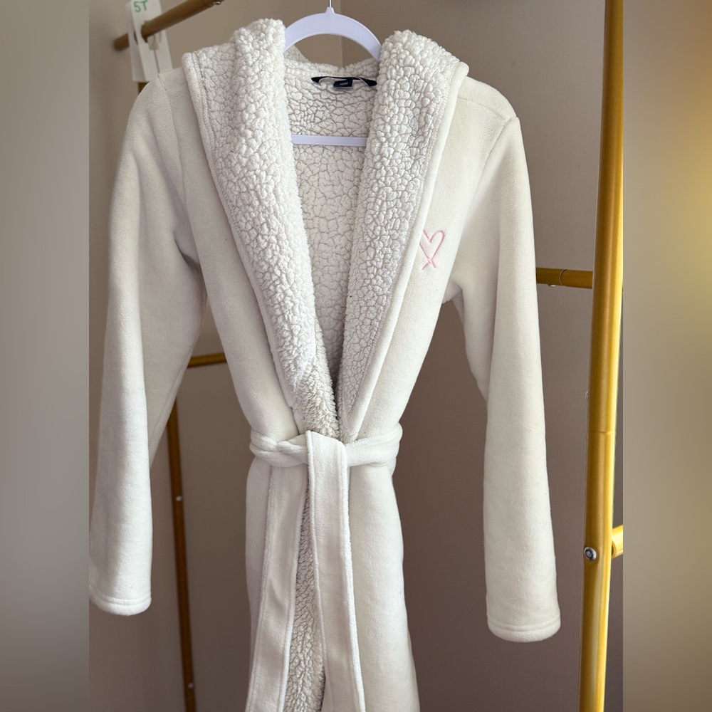 Victoria’s Secret Cream Sherpa Lined Hooded Robe XS/S– Soft Luxury Cozy